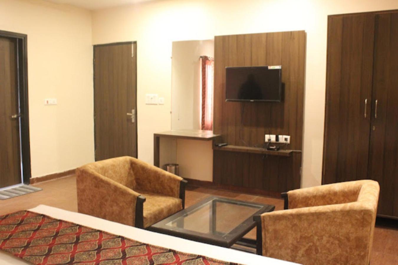 Hotel Gayatri Palace Lucknow Exterior foto