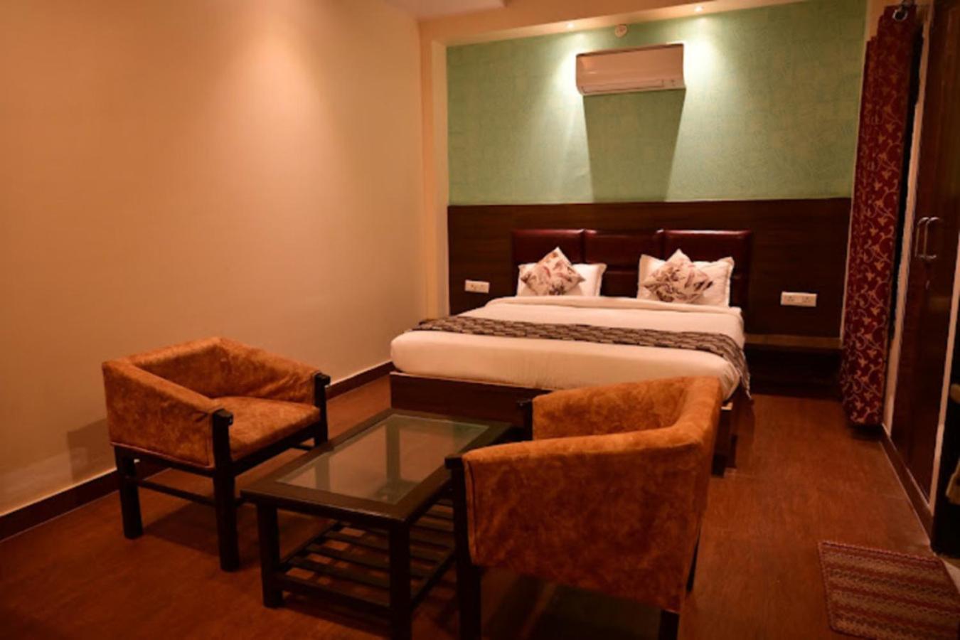 Hotel Gayatri Palace Lucknow Exterior foto